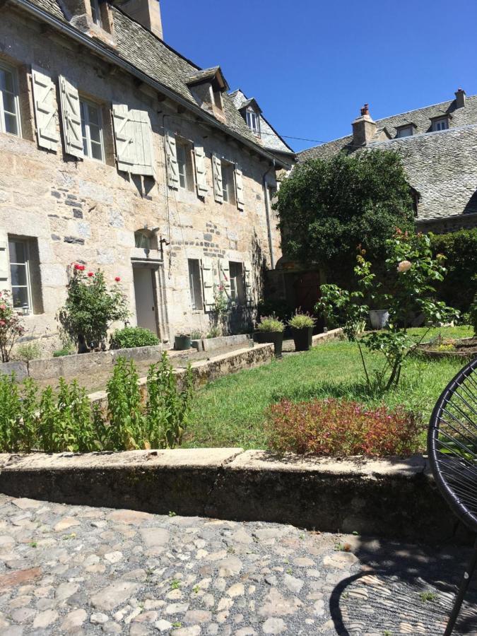 La Cure Grande Maison De Charme De 2 A 14 Personnes Saint-Urcize Esterno foto